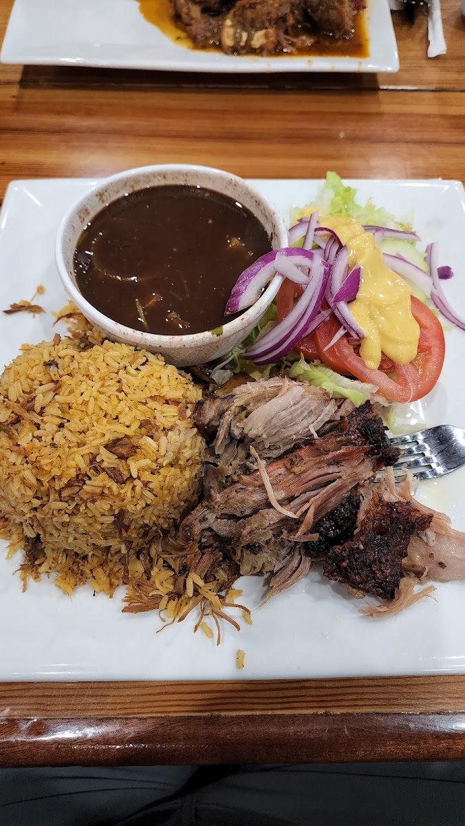 Manjar Latino Restaurant Bar & Grill-5