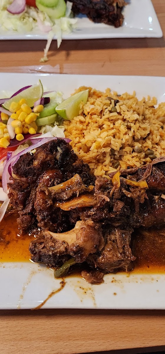 Manjar Latino Restaurant Bar & Grill-7